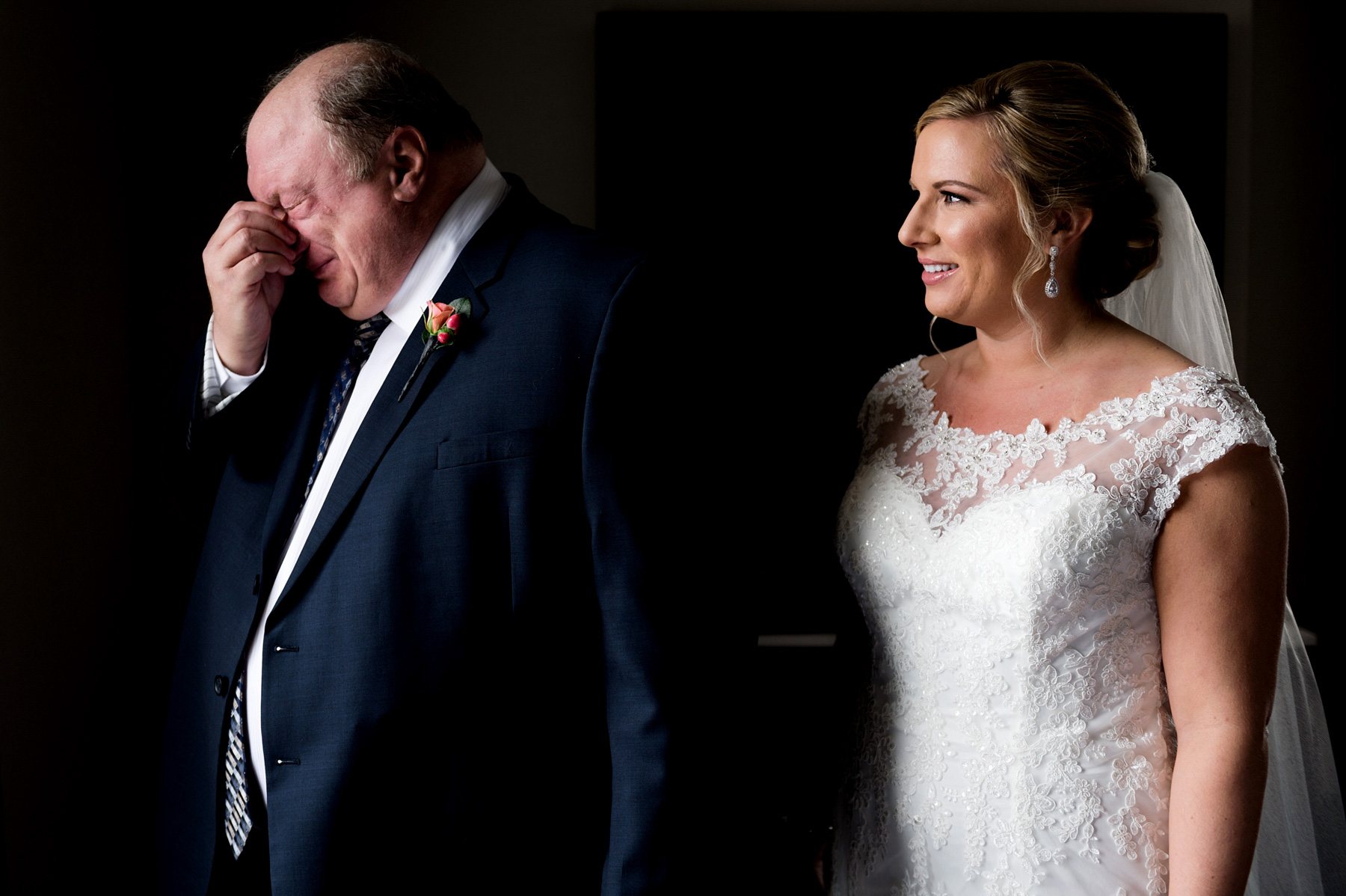 photo of dad crying during first look by ashley fisher photography