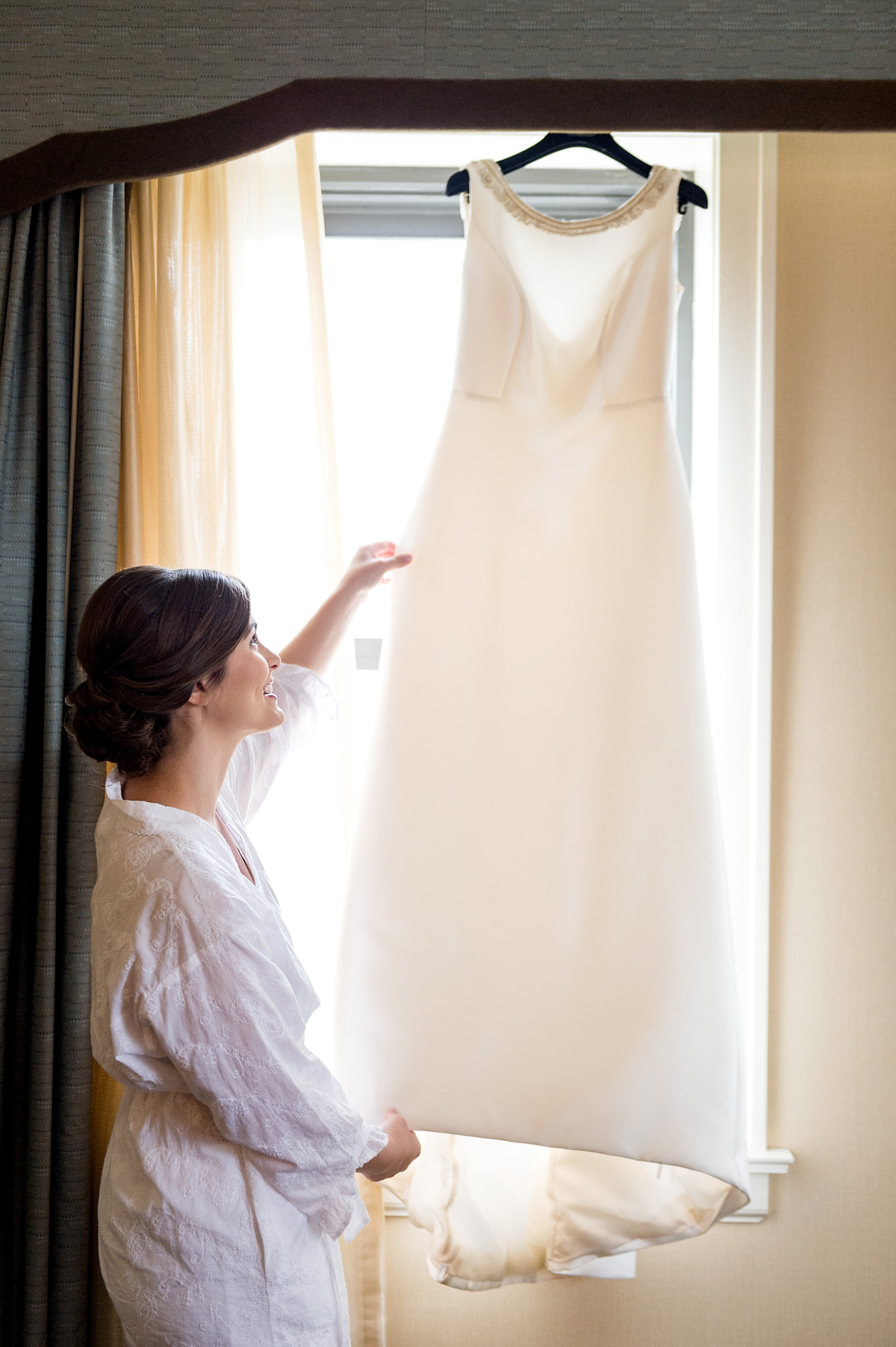 photo of bride getting ready at the chase park plaza by ashley fisher photography