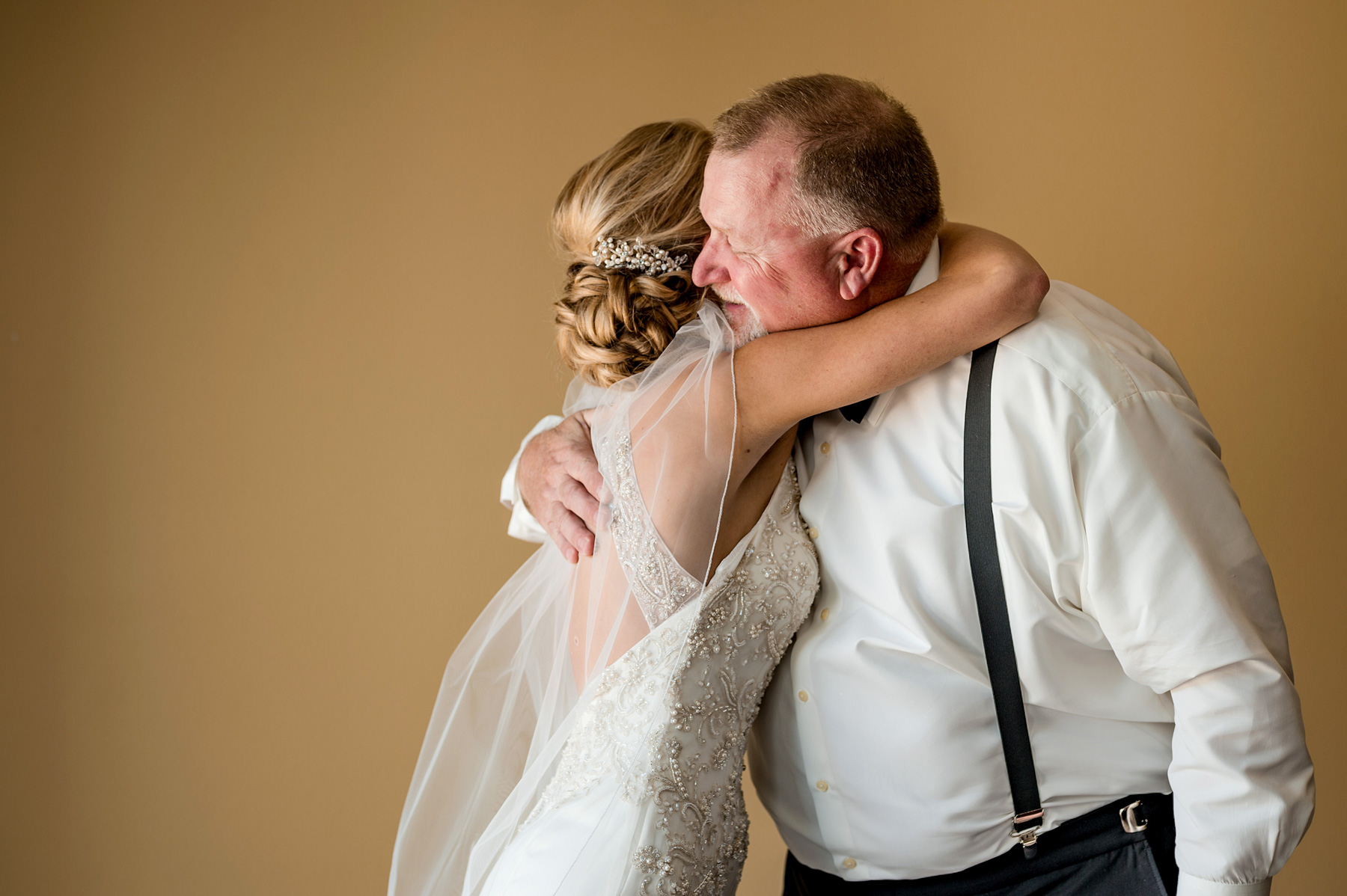 photo of dad's first look by ashley fisher photography