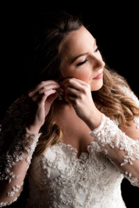 bride getting ready at marriott grand ashley fisher photography